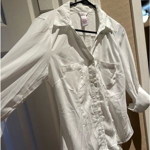 Gorgeous blouse white chiffon by Candies Sz L Like New